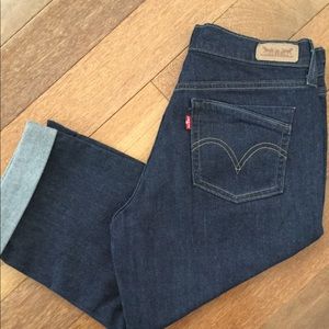 Levi’s Capris Sz 4